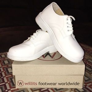 Boys’ Willits White Oxford Shoes w/Laces Size 2.5M